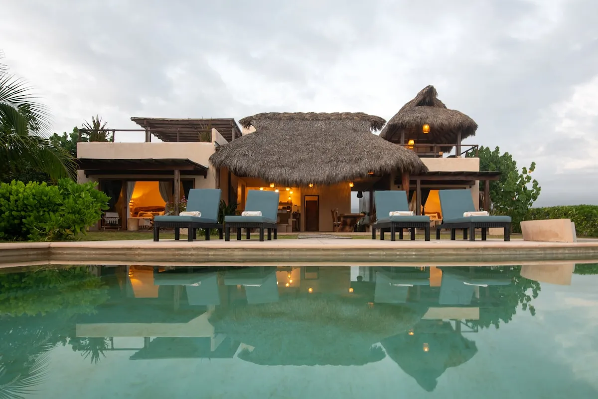 Casa Lyuu – Beach front