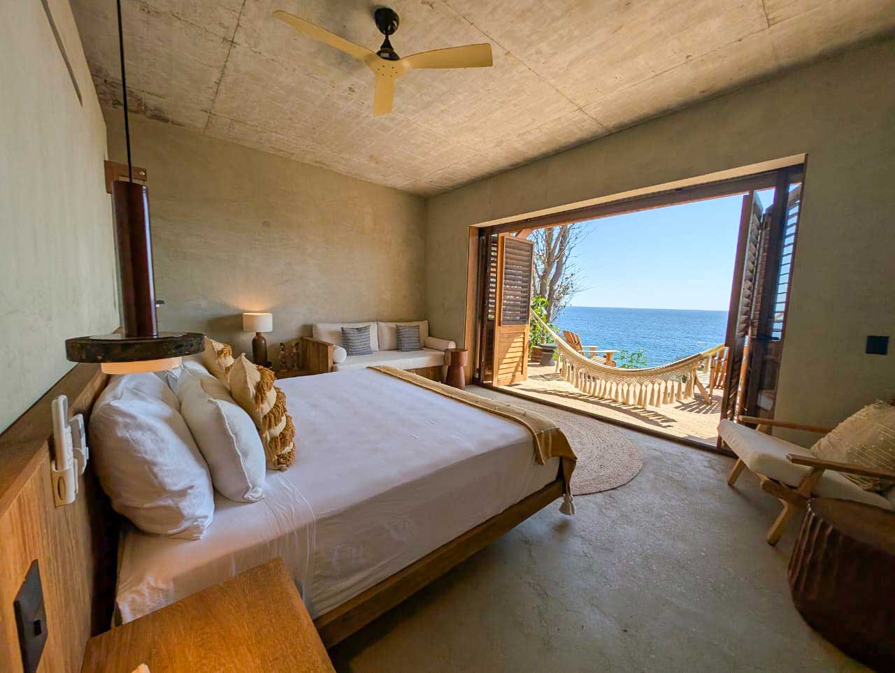 How to Find Room Rentals Through Facebook Groups in Puerto Escondido