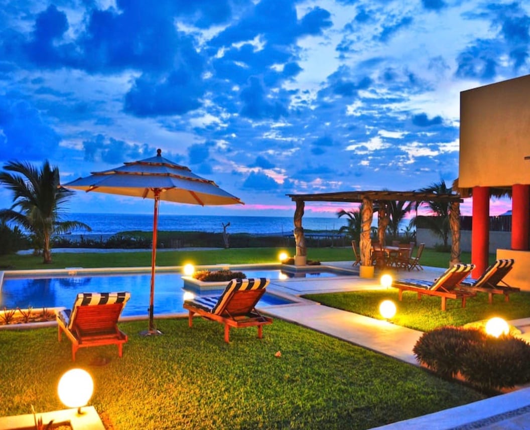 The Benefits of a Long-Term Stay vs. a Short Vacation in Puerto Escondido