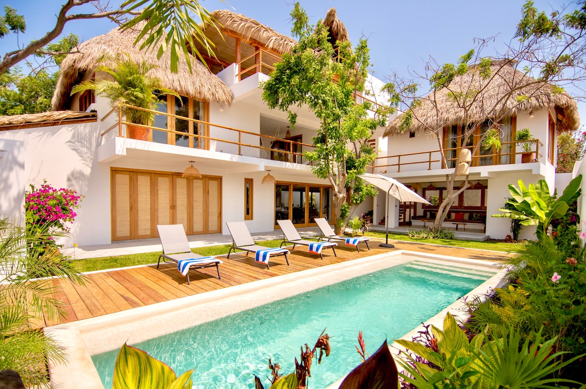 Is It Safe to Rent an Airbnb in Puerto Escondido? A 2025 Safety Guide