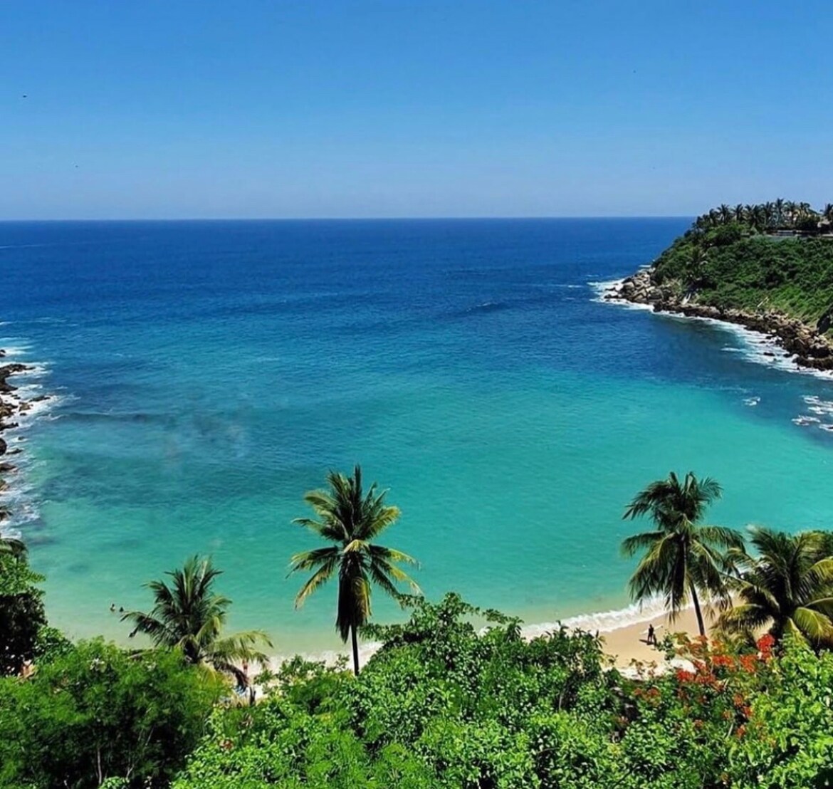 Getting from Huatulco (HUX) Airport to Your Puerto Escondido Rental